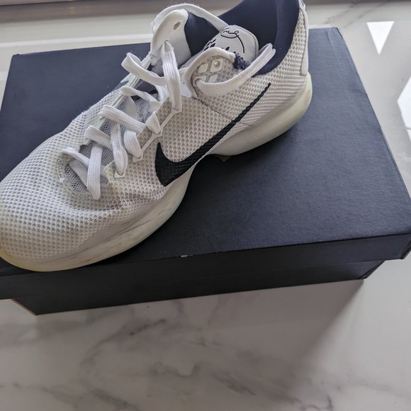 Kobe X Fundamentals Size 9 Men (White/Black/Gold) - Picture 5 of 14